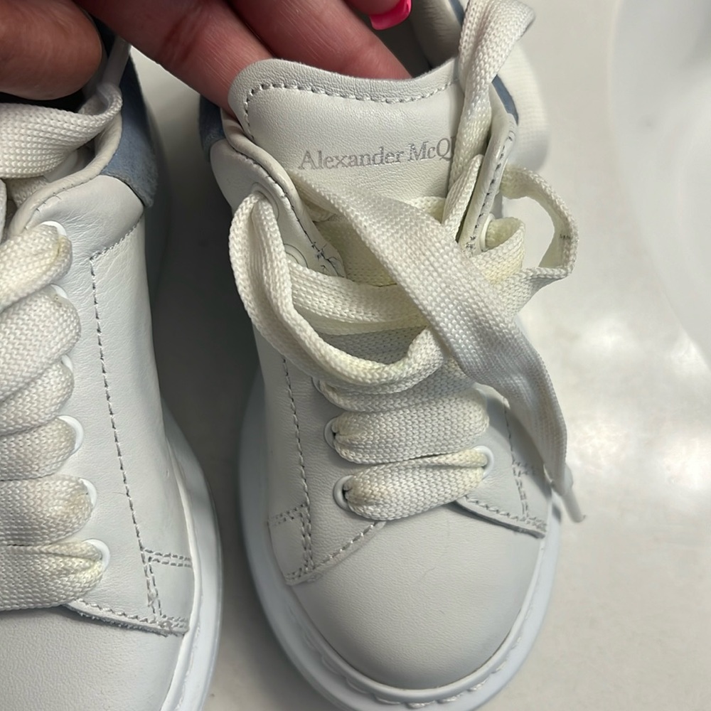 Alexander McQueen kids sneaker white with powder blue on the back